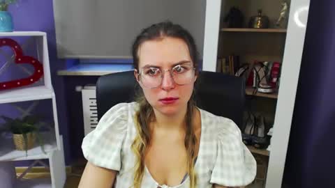 Z O E Y online show from December 2024 09:03:01 AM