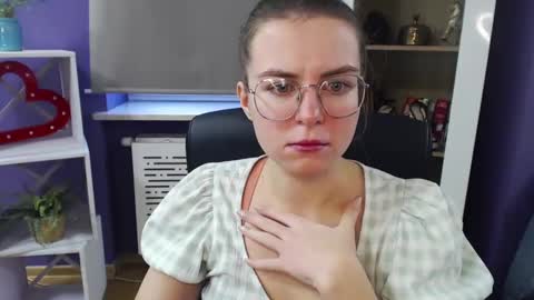 Z O E Y online show from December 2024 09:14:02 AM