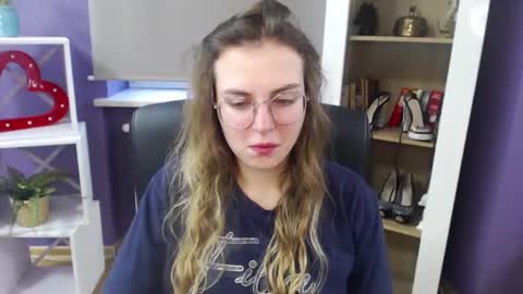 Z O E Y online show from December 2024 09:31:02 AM