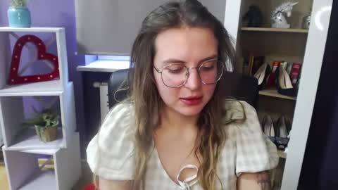 Z O E Y online show from February 2025 11:44:02 AM