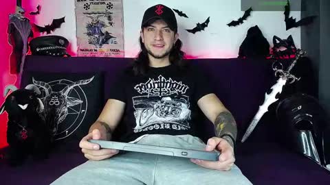 Snapshot of blackwolf_6 chatting on November 2025 06:51:02 PM Dave online show from November 2025 06:51:02 PM