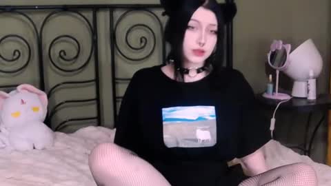 blacky_tea online show from September 2025 12:01:02 AM