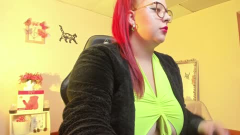 Snapshot of blair_elliis chatting on December 2024 07:00:02 PM Blair online show from December 2024 07:00:02 PM