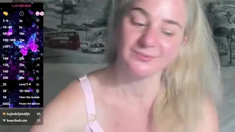 Snapshot of blond_ledi chatting on February 2025 08:26:02 PM blond_ledi online show from February 2025 08:26:02 PM