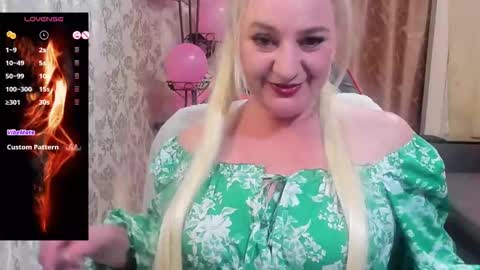 Snapshot of blond_ledi chatting on March 2025 08:10:01 PM blond_ledi online show from March 2025 08:10:01 PM