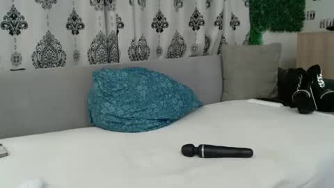 Snapshot of blonddaiana23 chatting on November 2025 02:42:02 AM blonddaiana23 online show from November 2025 02:42:02 AM