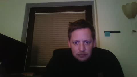 Snapshot of blonde32m chatting on December 2024 01:10:01 AM blonde32m online show from December 2024 01:10:01 AM