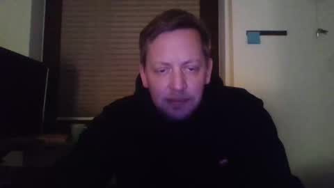 Snapshot of blonde32m chatting on December 2024 05:05:02 PM blonde32m online show from December 2024 05:05:02 PM