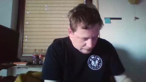 Snapshot of blonde32m chatting on December 2024 07:50:01 AM blonde32m online show from December 2024 07:50:01 AM