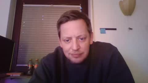 Snapshot of blonde32m chatting on December 2024 02:31:02 PM blonde32m online show from December 2024 02:31:02 PM