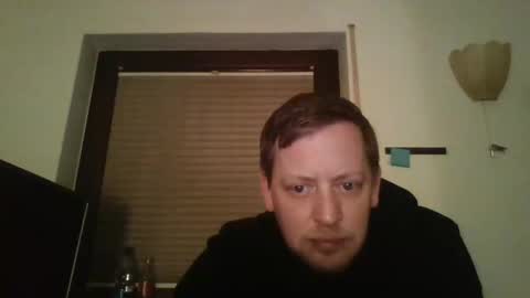 Snapshot of blonde32m chatting on January 2025 04:48:02 PM blonde32m online show from January 2025 04:48:02 PM