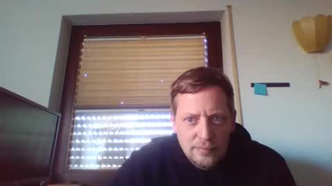 Snapshot of blonde32m chatting on January 2025 01:28:01 PM blonde32m online show from January 2025 01:28:01 PM