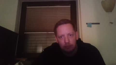 Snapshot of blonde32m chatting on January 2025 05:29:02 AM blonde32m online show from January 2025 05:29:02 AM