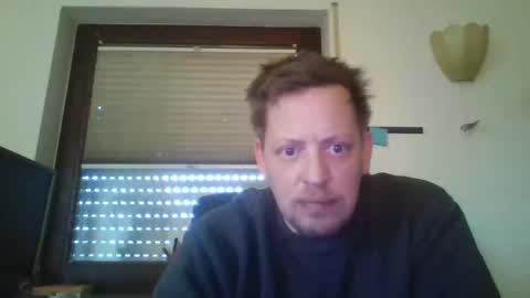 Snapshot of blonde32m chatting on January 2025 08:10:01 AM blonde32m online show from January 2025 08:10:01 AM