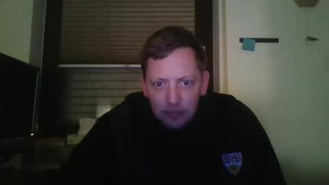 Snapshot of blonde32m chatting on January 2025 08:13:02 PM blonde32m online show from January 2025 08:13:02 PM