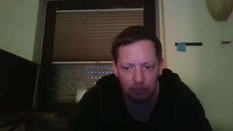 Snapshot of blonde32m chatting on February 2025 06:15:01 AM blonde32m online show from February 2025 06:15:01 AM