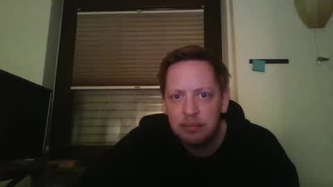 Snapshot of blonde32m chatting on February 2025 11:25:02 PM blonde32m online show from February 2025 11:25:02 PM