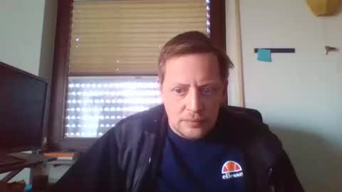 Snapshot of blonde32m chatting on February 2025 11:57:02 AM blonde32m online show from February 2025 11:57:02 AM