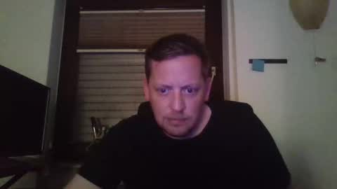 Snapshot of blonde32m chatting on September 2025 09:18:01 PM blonde32m online show from September 2025 09:18:01 PM