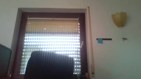 Snapshot of blonde32m chatting on September 2025 01:38:01 PM blonde32m online show from September 2025 01:38:01 PM