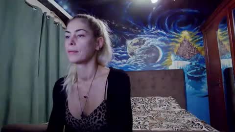 Snapshot of blonde4pasion chatting on October 2025 04:43:01 AM blonde4pasion online show from October 2025 04:43:01 AM