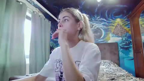 Snapshot of blonde4pasion chatting on October 2025 10:47:02 AM blonde4pasion online show from October 2025 10:47:02 AM