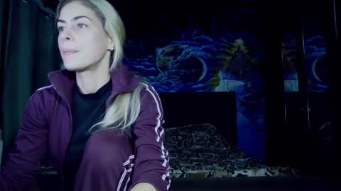 Snapshot of blonde4pasion chatting on October 2025 07:01:02 PM blonde4pasion online show from October 2025 07:01:02 PM