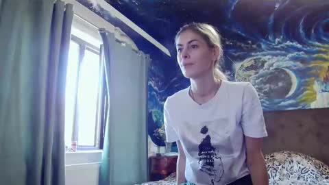 Snapshot of blonde4pasion chatting on October 2025 10:49:02 AM blonde4pasion online show from October 2025 10:49:02 AM