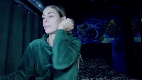 Snapshot of blonde4pasion chatting on October 2025 07:02:01 PM blonde4pasion online show from October 2025 07:02:01 PM