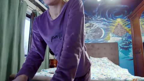 Snapshot of blonde4pasion chatting on November 2025 05:07:01 AM blonde4pasion online show from November 2025 05:07:01 AM