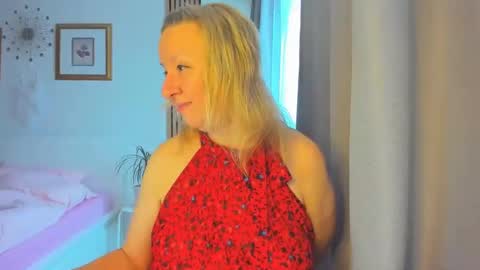Snapshot of blonde_angel20 chatting on January 2025 11:54:02 AM Nicole online show from January 2025 11:54:02 AM