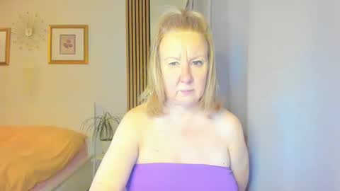 Snapshot of blonde_angel20 chatting on February 2025 08:46:01 PM Nicole online show from February 2025 08:46:01 PM