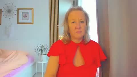 Snapshot of blonde_angel20 chatting on February 2025 11:43:02 AM Nicole online show from February 2025 11:43:02 AM