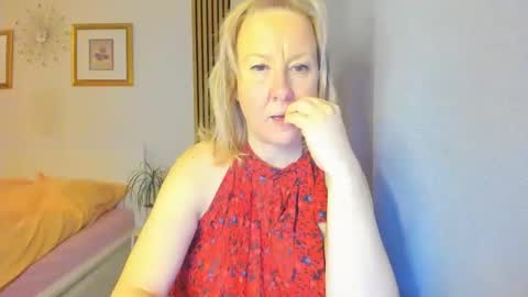 Snapshot of blonde_angel20 chatting on February 2025 04:07:01 PM Nicole online show from February 2025 04:07:01 PM