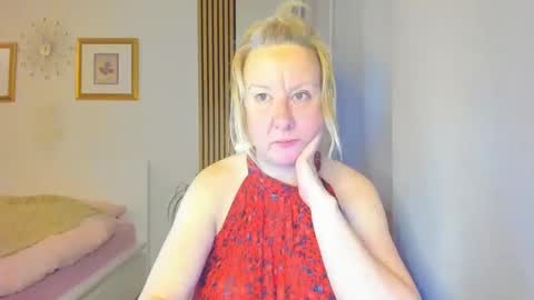 Snapshot of blonde_angel20 chatting on March 2025 07:25:01 PM Nicole online show from March 2025 07:25:01 PM