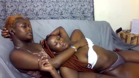 Snapshot of blonde_barby chatting on November 2025 04:36:02 AM blonde_barby online show from November 2025 04:36:02 AM