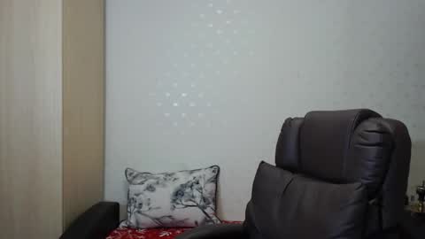 Snapshot of blondeagle chatting on November 2025 08:42:02 PM Mr Blond online show from November 2025 08:42:02 PM