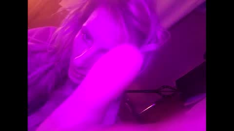 Snapshot of blondebellaaa3 chatting on March 2025 04:47:02 AM Gia online show from March 2025 04:47:02 AM