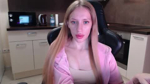 Viktoriia online show from September 2025 04:51:02 PM