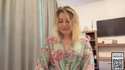 Snapshot of blondie_xoxoxo chatting on October 2025 07:50:02 AM blondie_xoxoxo online show from October 2025 07:50:02 AM