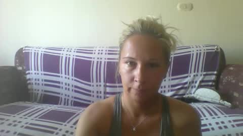 Snapshot of blondiepam23 chatting on November 2025 09:09:01 AM BlondiePam online show from November 2025 09:09:01 AM