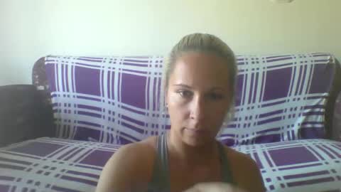 Snapshot of blondiepam23 chatting on November 2025 11:27:01 AM BlondiePam online show from November 2025 11:27:01 AM