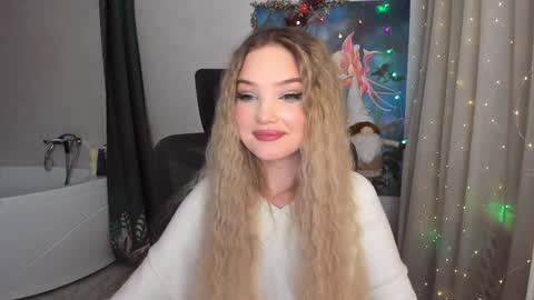 Sophia online show from December 2024 06:50:01 PM