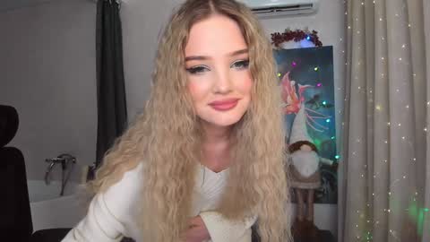 Sophia online show from December 2024 09:57:01 PM