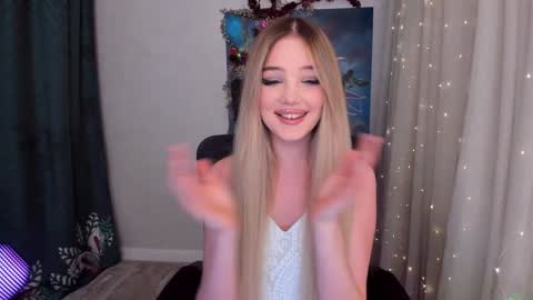 Sophia online show from December 2024 12:05:01 AM