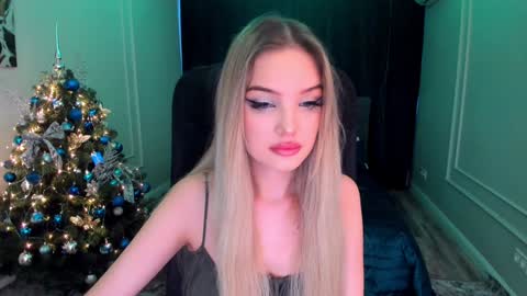Sophia online show from December 2024 12:22:02 PM