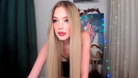 Sophia online show from December 2024 10:58:02 PM