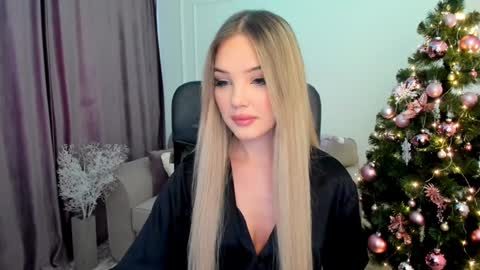 Sophia online show from December 2024 11:49:02 AM