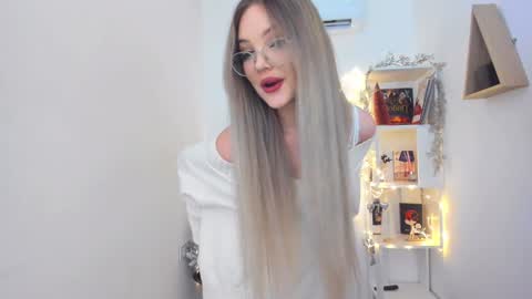 Sophia online show from December 2024 02:23:02 PM