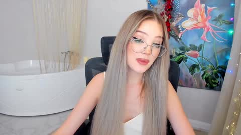 Sophia online show from December 2024 12:07:02 AM